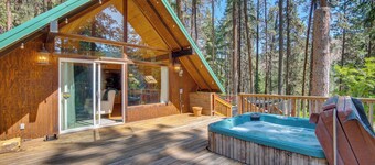 Remote Escape: Peaceful Cabin Near Naches River