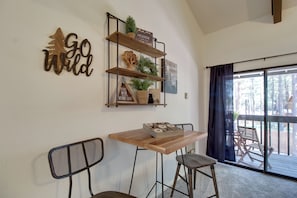 Apartment (3 Bedrooms) | Interior - Forest-view Balcony: Pinetop-lakeside Condo (Pinetop)
