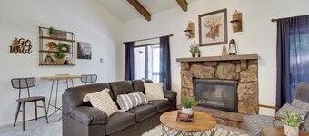 Forest-view Balcony: Pinetop-lakeside Condo