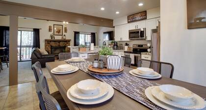 Forest-view Balcony: Pinetop-lakeside Condo