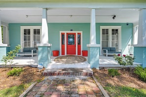 House (4 Bedrooms) | Interior - Spacious Historic Home w/ Yard & Deck! (High Point)