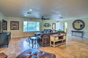 House (4 Bedrooms) | Interior - Modern Glendale Desert Destination w/ Patio! (Glendale)