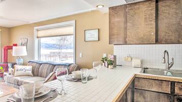 Apartment (1 Bedroom) | Interior