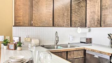 Apartment (1 Bedroom) | Interior