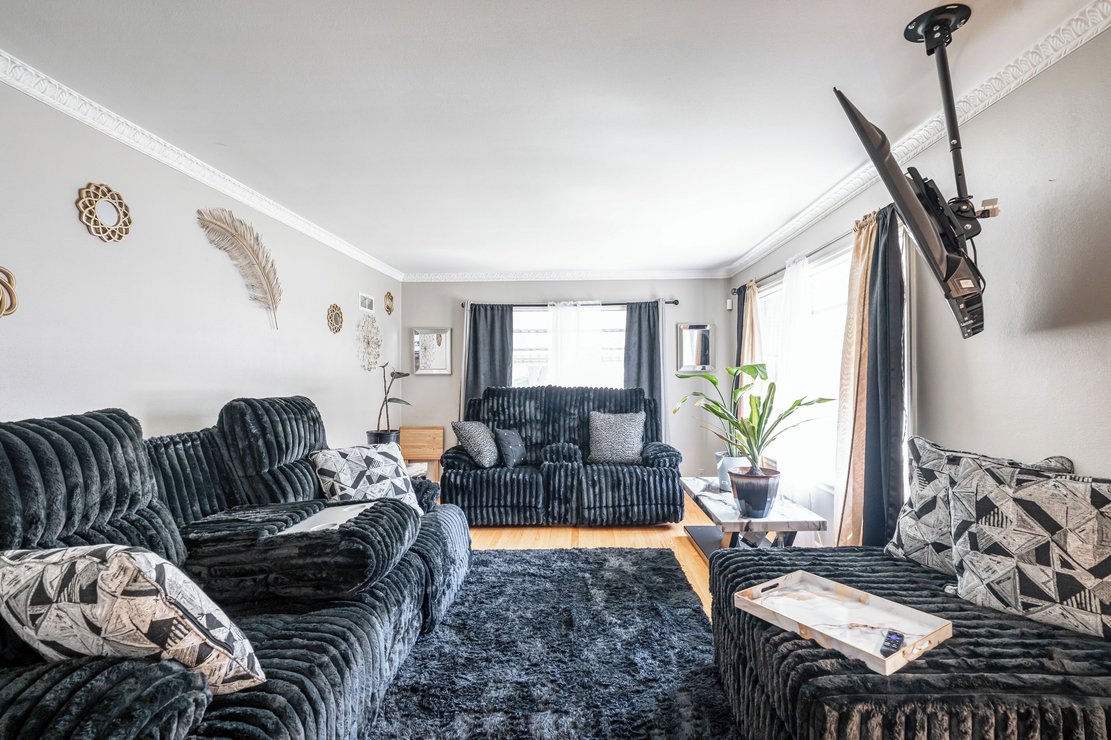 House (3 Bedrooms) | Interior