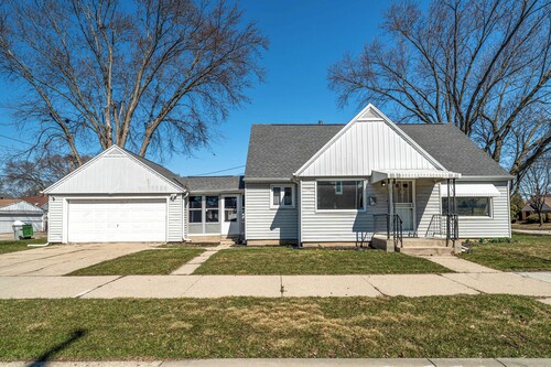 7 Mi to Lake Michigan: Milwaukee Vacation Rental