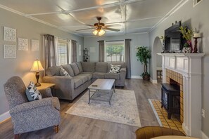 House (2 Bedrooms) | Interior