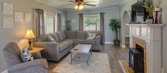 Lamesa Vacation Rental w/ Covered Patio & Fire Pit