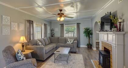 Lamesa Vacation Rental w/ Covered Patio & Fire Pit