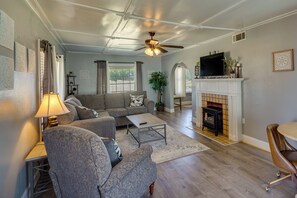 House (2 Bedrooms) | Interior
