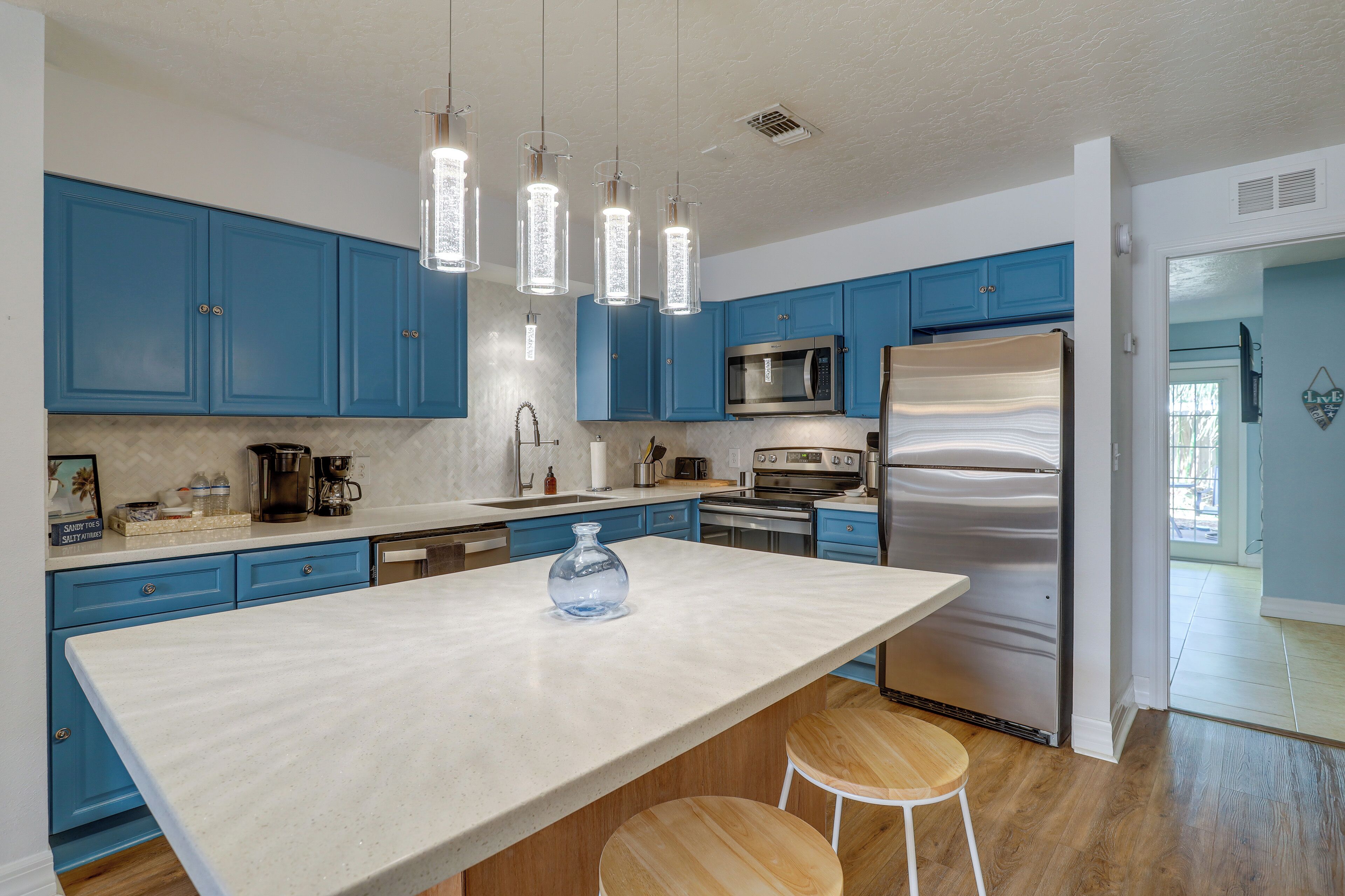 المنشأة من الداخل