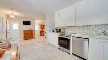 Apartment (0 Bedroom) | Interior