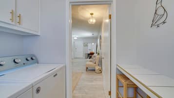 Apartment (0 Bedroom) | Interior