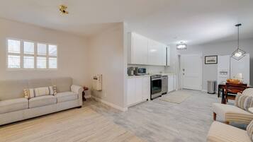 Apartment (0 Bedroom) | Interior