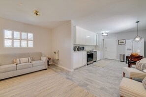 Apartment (0 Bedroom) | Interior - 10 Mi to Dtwn Phoenix: Studio w/ Outdoor Kitchen! (Phoenix)