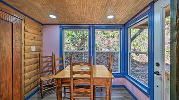 Apartment (0 Bedroom) | Interior