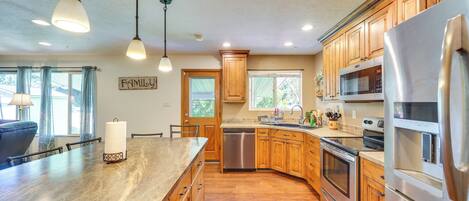 House (5 Bedrooms) | Interior