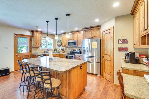 Lovely Twin Falls Home w/ Private Hot Tub!