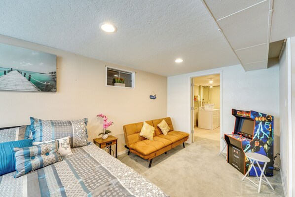 House (5 Bedrooms) | Interior