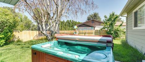 House (5 Bedrooms) | Outdoor spa tub
