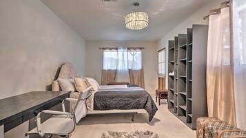 House (3 Bedrooms) | 3 bedrooms, bed sheets