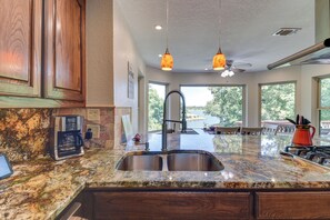 Mikrowelle, Ofen, Herdplatte, Geschirrspüler