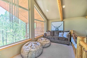 House (3 Bedrooms) | Interior - Wooded Hideaway! Spacious Show Low Log Cabin (Show Low)