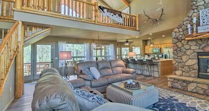 Wooded Hideaway! Spacious Show Low Log Cabin