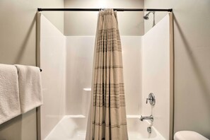 Apartment (3 Bedrooms) | Interior - Montana Vacation Rental - Fish, Hike, Ski! (Columbia Falls)