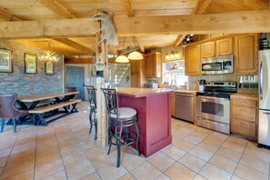 House (2 Bedrooms) | Interior