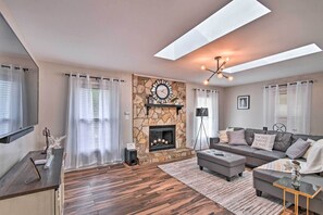 House (3 Bedrooms) | Front of property