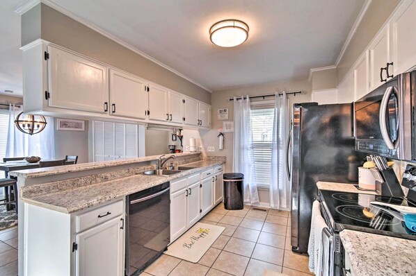 House (3 Bedrooms) | Interior