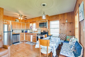 Rumah (2 Bedrooms) | Interior