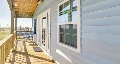 Waterfront Texas Abode w/ Boat Ramp, Pets Welcome