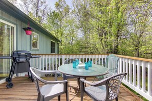 House (3 Bedrooms) | Interior - Pet-friendly Black Mountain Vacation Home w/ Deck (Black Mountain)