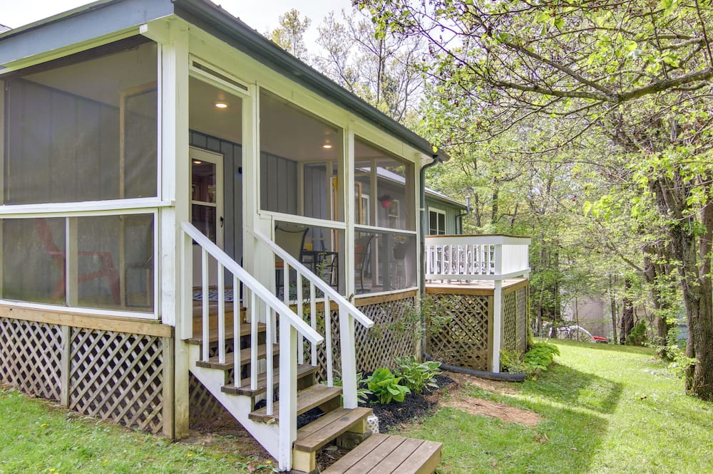 Pet-friendly Black Mountain Vacation Home w/ Deck - McDowell County, NC