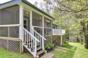 Interior - Pet-friendly Black Mountain Vacation Home w/ Deck (Black Mountain)