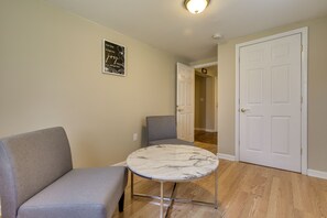 Interior - Hopewell Junction Escape w/ Smart TV! (Hopewell Junction)