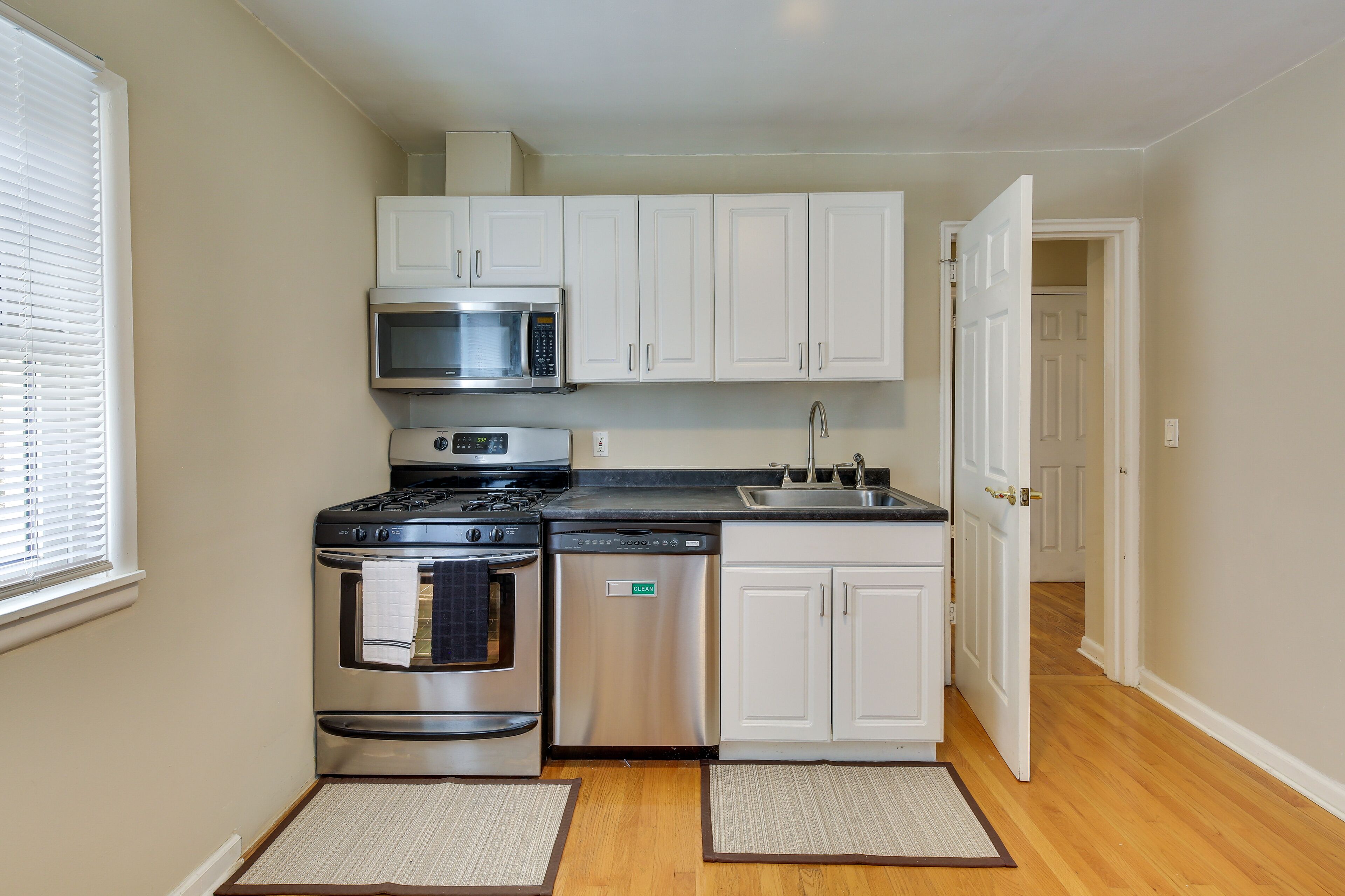 Microwave, oven, stovetop, dishwasher