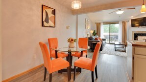 อพาร์ทเมนท  ์ (2 Bedrooms) | ภายใน