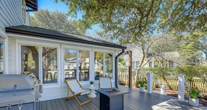 Waterfront Pine Knoll Shores Gem w/ Boat Dock