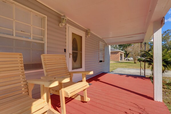 House (3 Bedrooms) | Front of property - Stunning Gulfport Getaway ~ 1 Mi to the Beach (Gulfport)