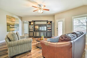 House (4 Bedrooms) | Interior - Pet-friendly Home w/ Pool, 25 Mi to Austin! (Leander)