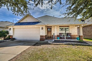 House (4 Bedrooms) | Interior - Pet-friendly Home w/ Pool, 25 Mi to Austin! (Leander)