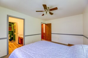 House (1 Bedroom) | Interior - North Carolina Getaway Near Kayaking & Fishing! (Oriental)