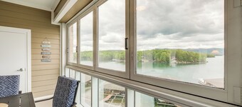 Lakefront Huddleston Condo w/ Community Pool