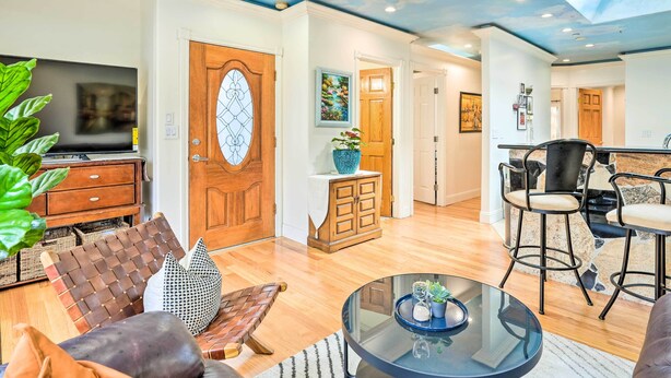 Living area - Daly City Vacation Rental w/ Furnished Patio (Daly City)