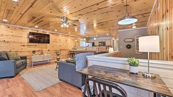 House (2 Bedrooms) | Interior