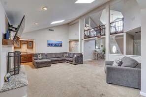 House (5 Bedrooms) | Interior - 3 Mi to London Bridge: Lake Havasu City Home (Lake Havasu City)