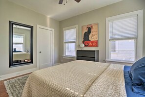 2 bedrooms, bed sheets - Updated San Antonio Home ~ 3 Mi to Downtown! (San Antonio)